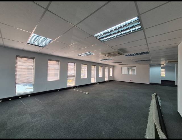 336M² OFFICE TO LET IN KRAMERVILLE